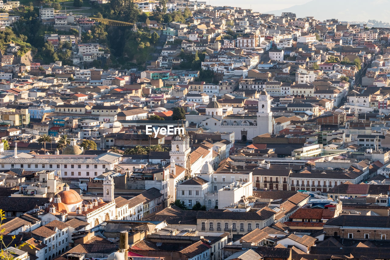 HIGH ANGLE VIEW OF BUILDINGS IN TOWN