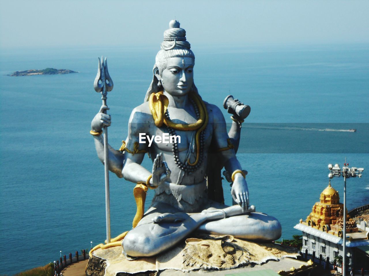 Shiva statue by sea at murudeshwara