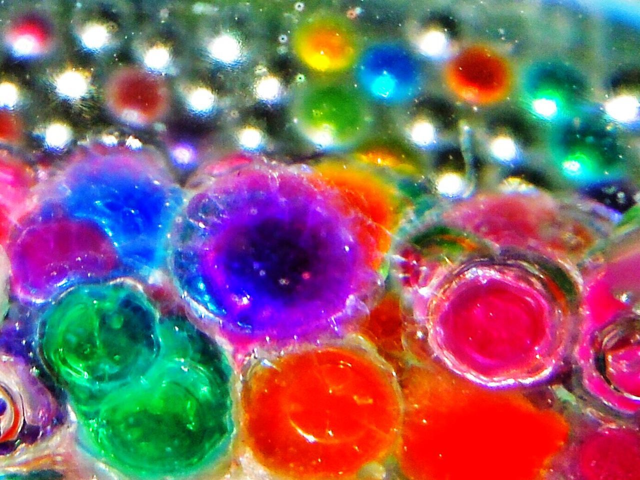 FULL FRAME SHOT OF COLORFUL BUBBLES