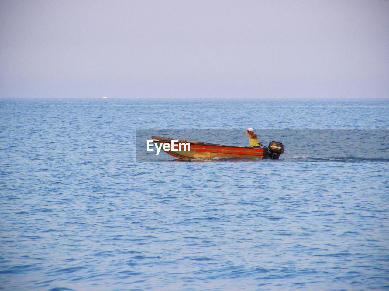 BOATS IN SEA