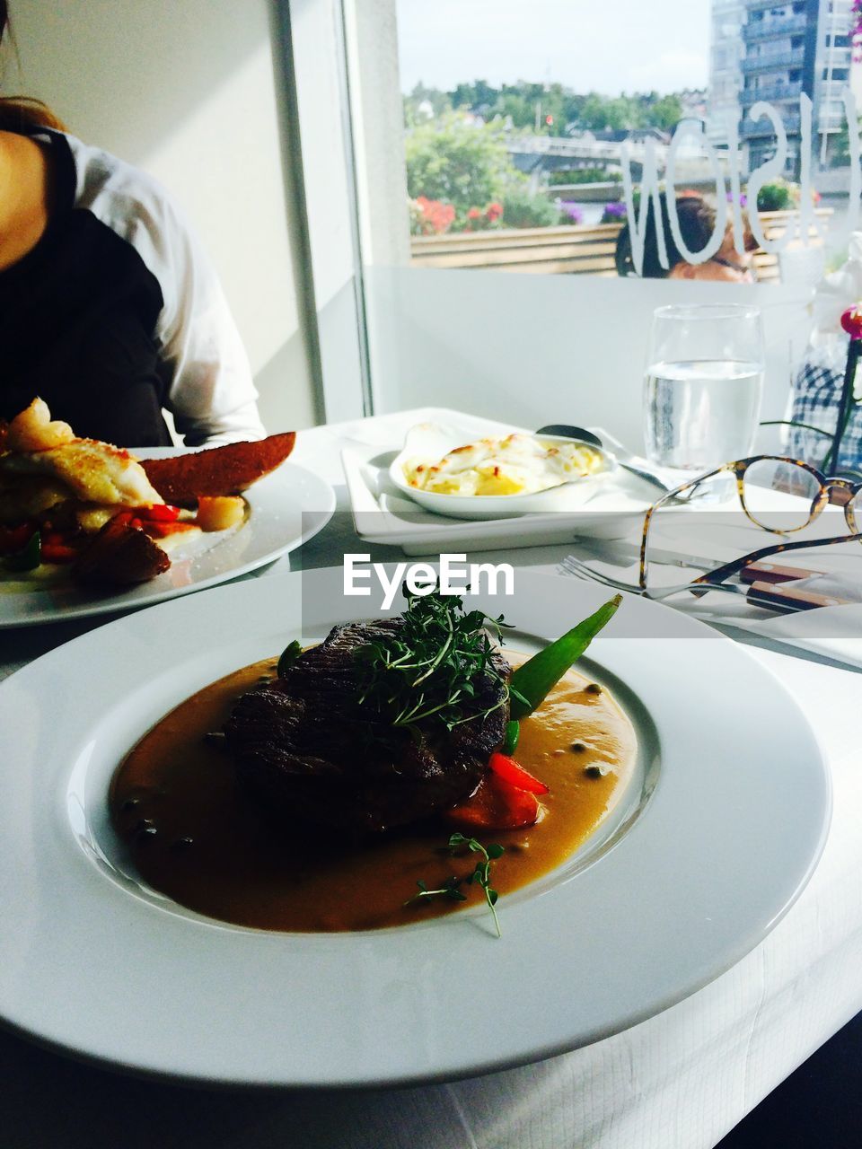 CLOSE-UP OF FOOD SERVED IN PLATE