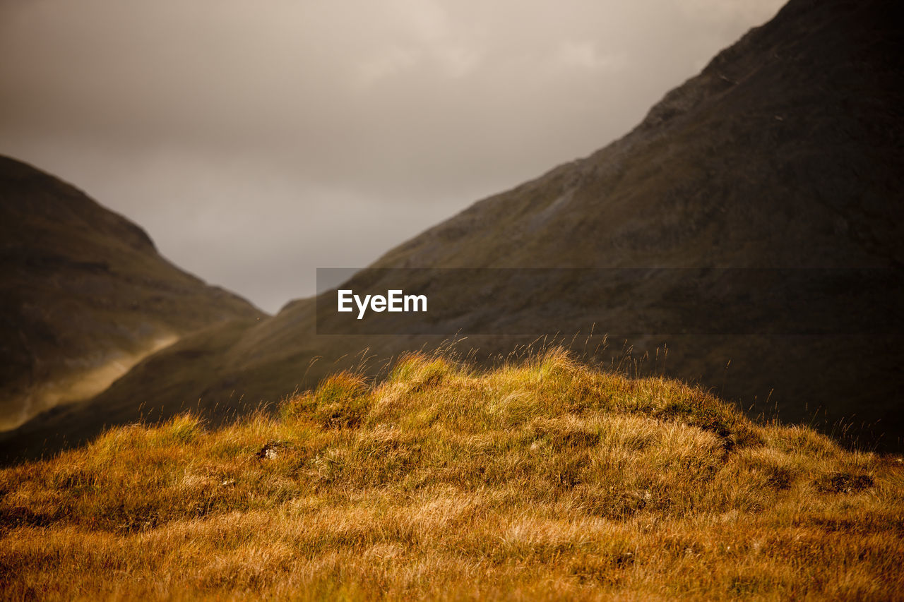 Scenic view of connemara mountains against sky