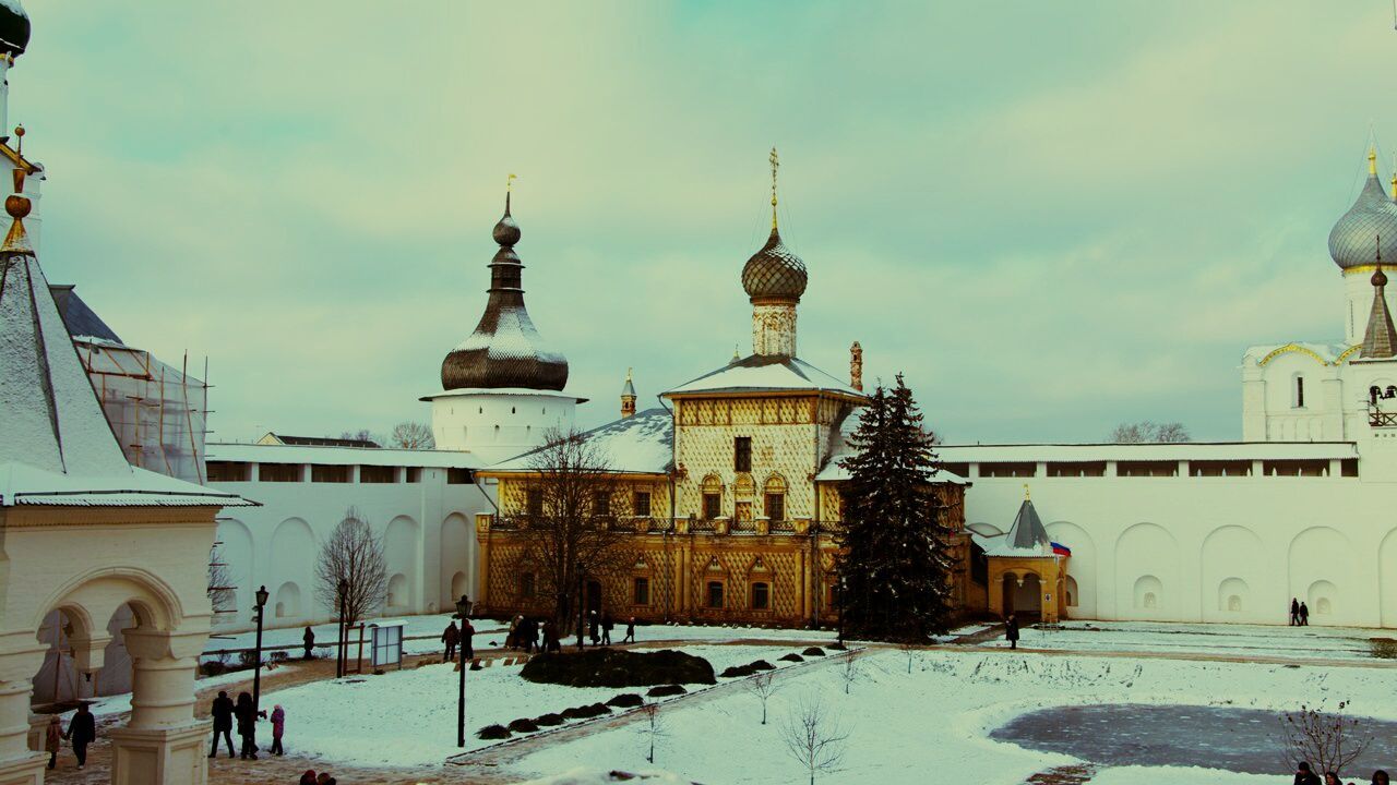 VIEW OF BUILT STRUCTURES AGAINST SKY