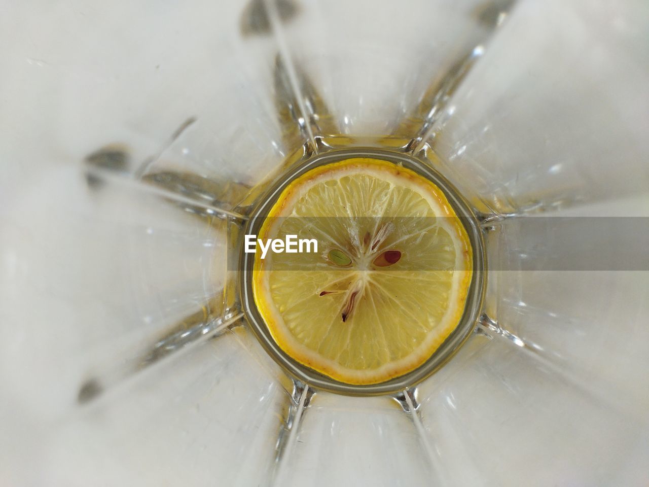 yellow, close-up, macro photography, food and drink, lemon, citrus fruit, healthy eating, fruit, food, freshness, citrus, wellbeing, produce, refreshment, drink, indoors, no people, household equipment, slice, lime, drinking glass, flower, water, glass, plant