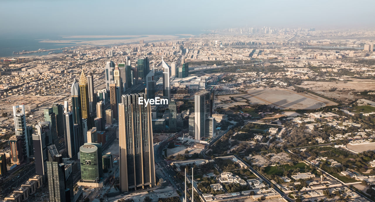 AERIAL VIEW OF BUILDINGS IN CITY