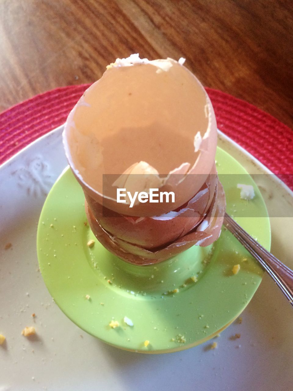 CLOSE-UP OF DESSERT IN PLATE