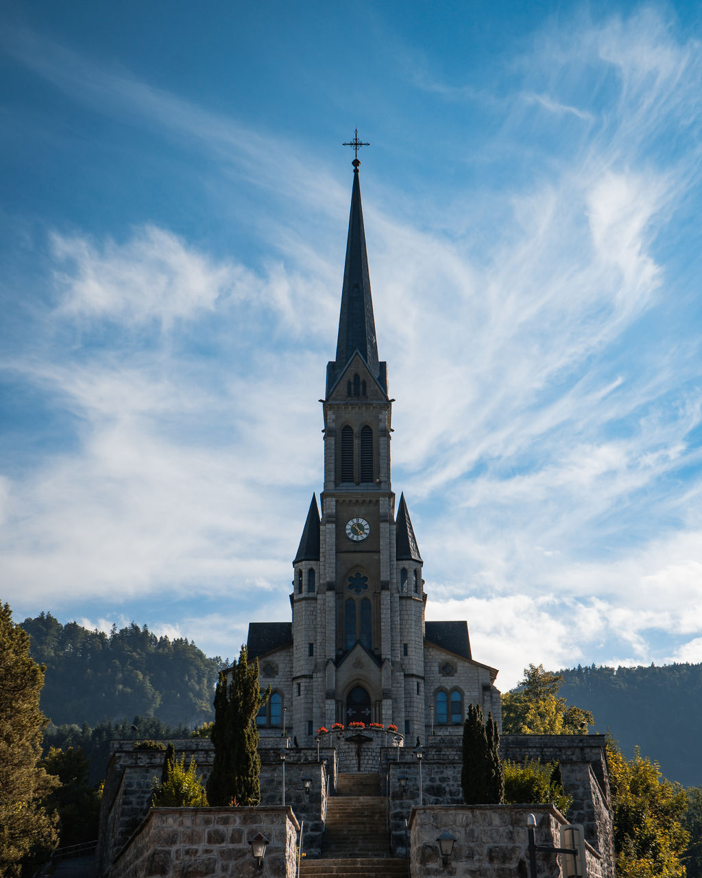 Low angle view of pfarrkirche lungern against sky