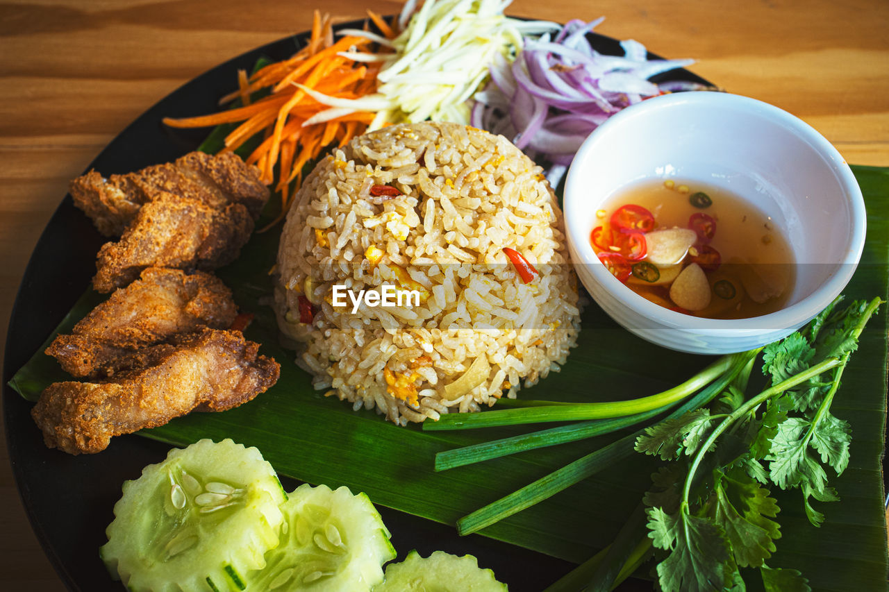 HIGH ANGLE VIEW OF MEAL SERVED IN PLATE