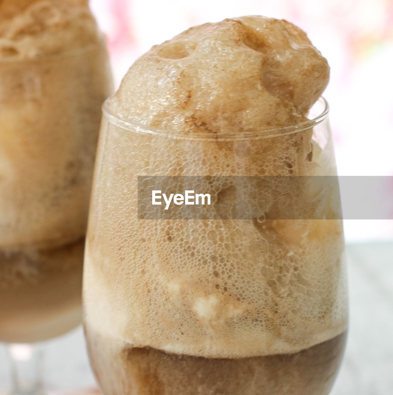 CLOSE-UP OF ICE TEA