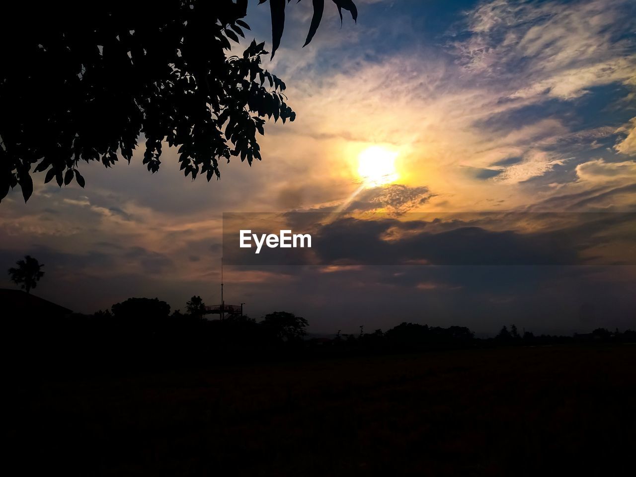 SCENIC VIEW OF SILHOUETTE LANDSCAPE AGAINST SKY DURING SUNSET