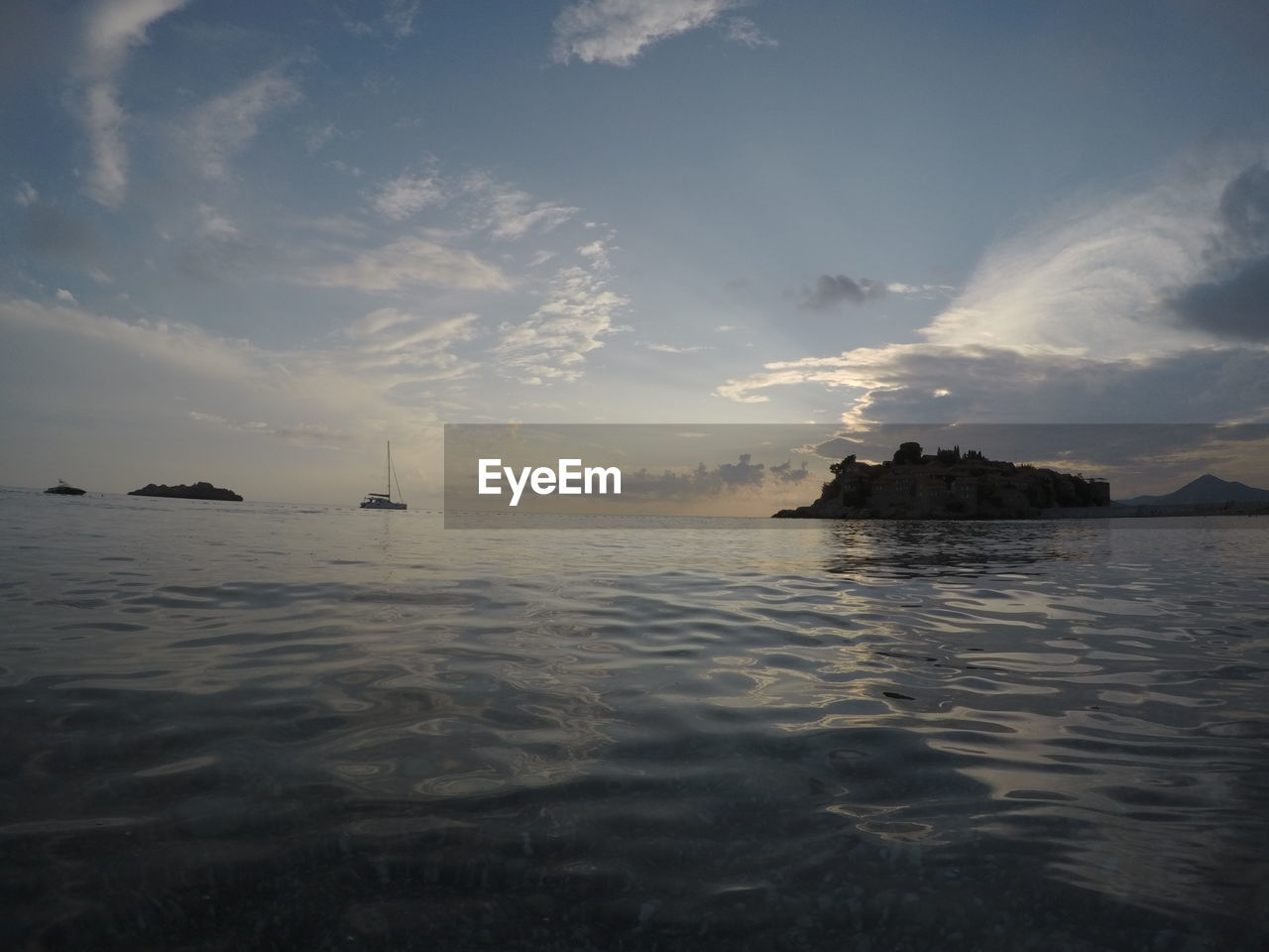 VIEW OF SEA AGAINST SKY DURING SUNSET