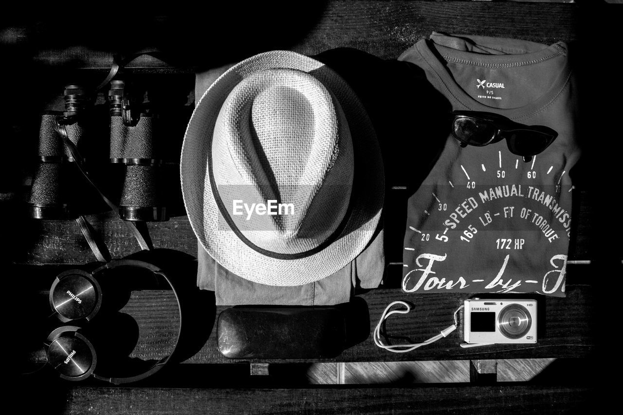 CLOSE UP OF CAMERA AND CLOSE-UP OF ELECTRIC LIGHT