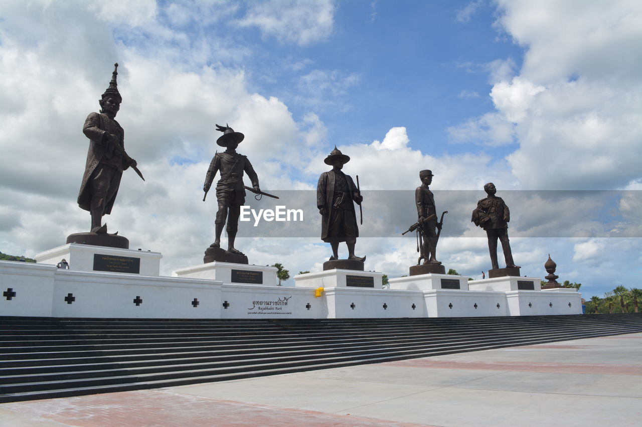 Statue against sky