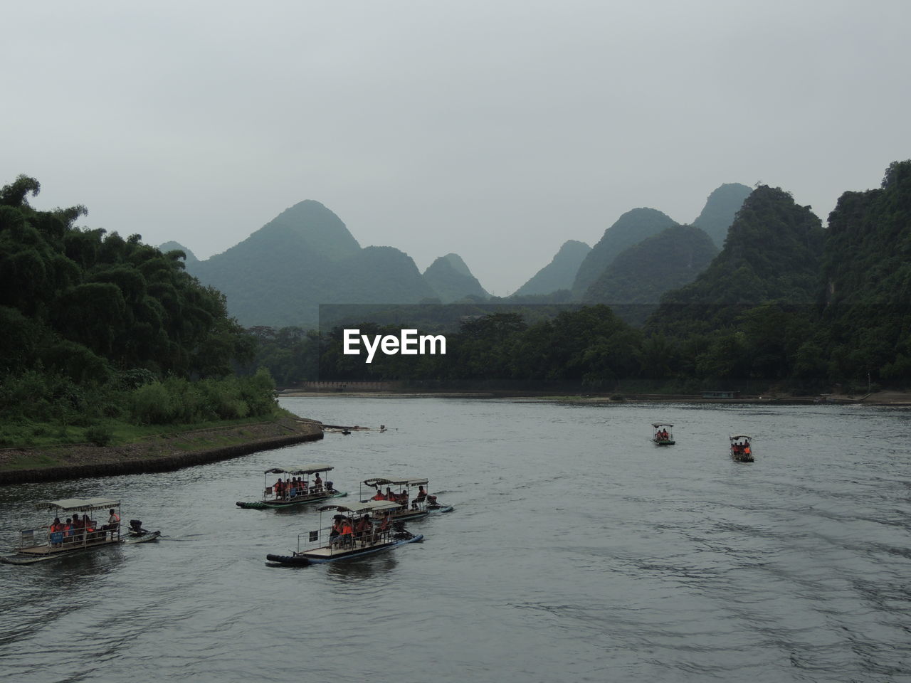 SCENIC VIEW OF RIVER AGAINST SKY