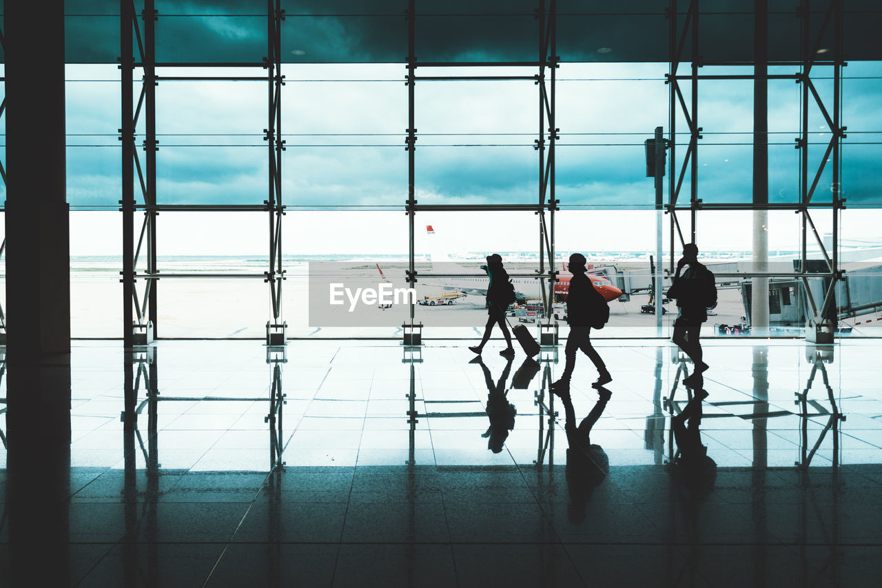 PEOPLE IN AIRPORT