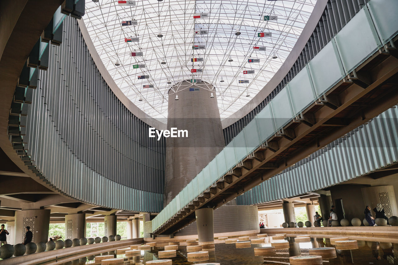 LOW ANGLE VIEW OF BUILDINGS IN SHOPPING MALL