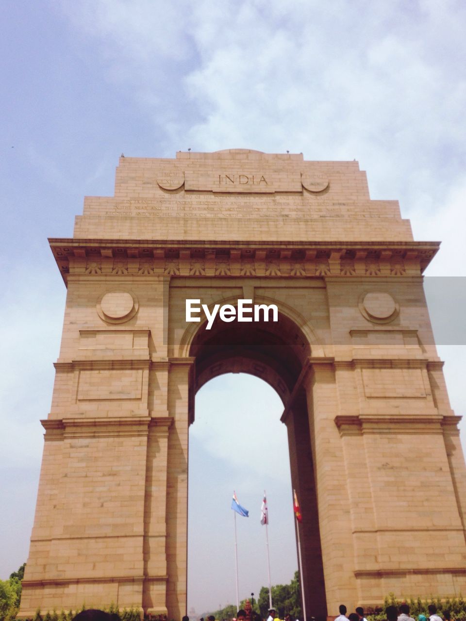 LOW ANGLE VIEW OF HISTORICAL BUILDING AGAINST SKY