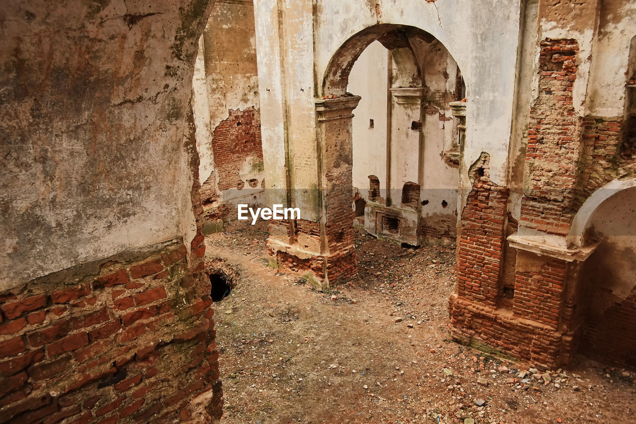 VIEW OF OLD BUILDING
