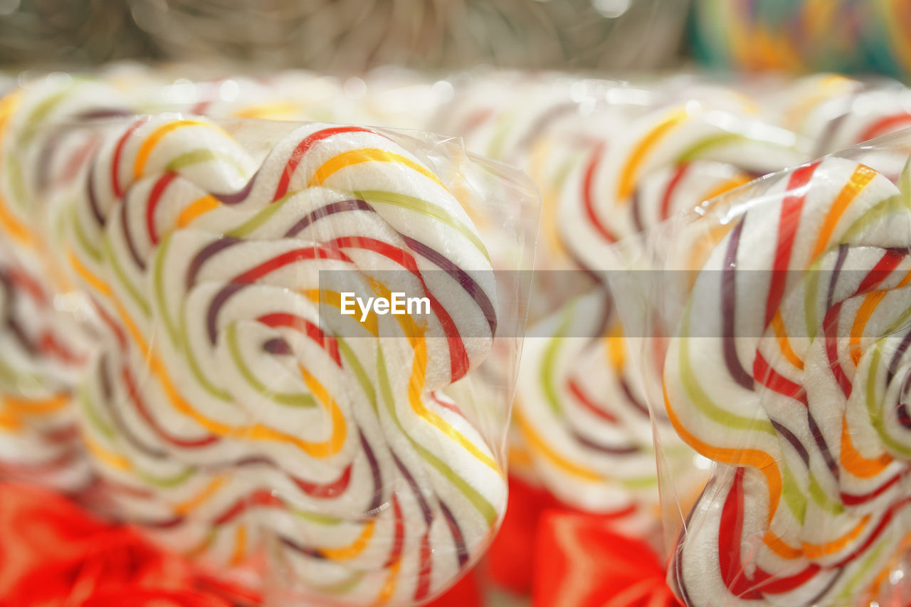 FULL FRAME SHOT OF COLORFUL CANDIES