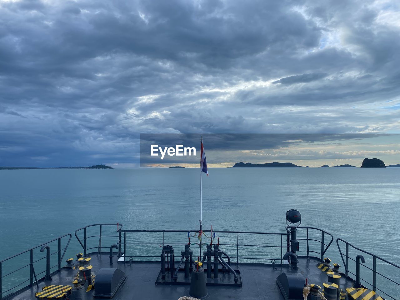 VIEW OF SEA AGAINST SKY