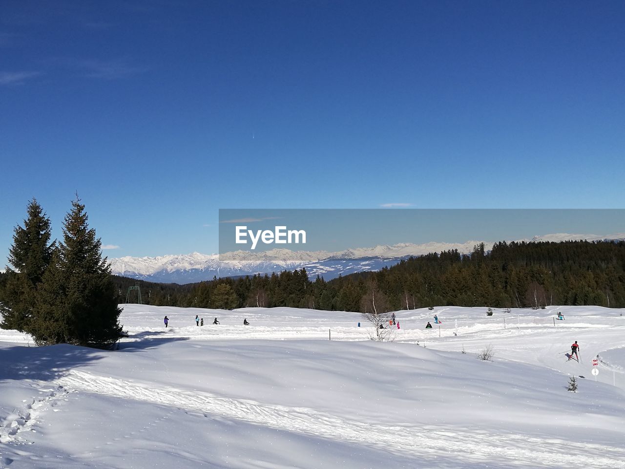 VIEW OF SKI LIFT AGAINST CLEAR SKY
