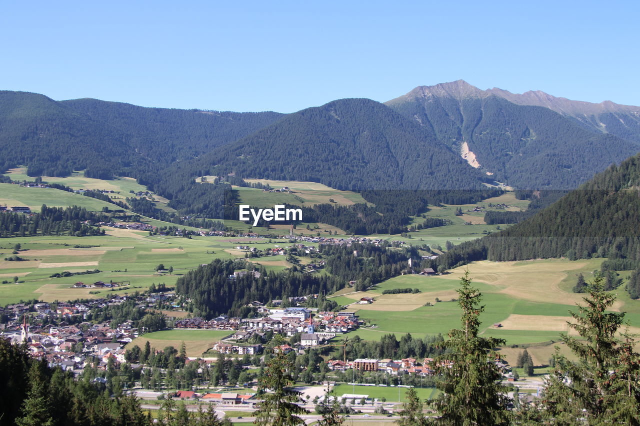 SCENIC VIEW OF LANDSCAPE AGAINST CLEAR SKY