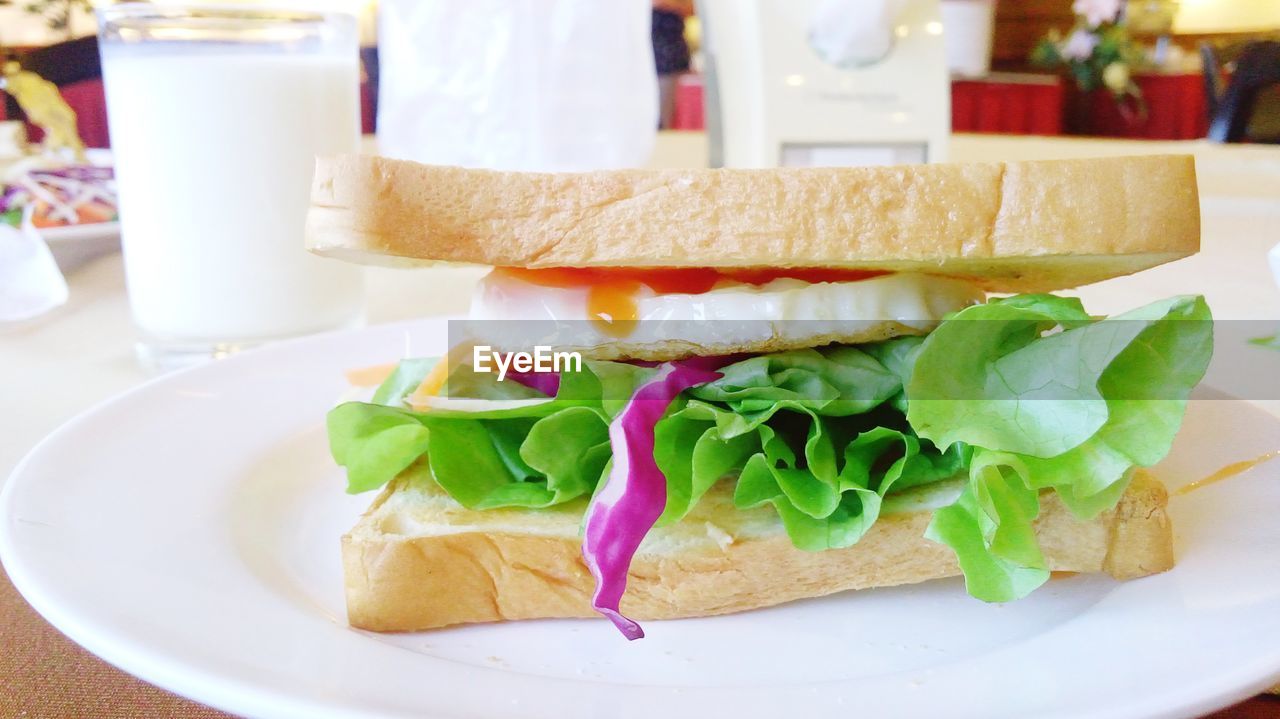 CLOSE-UP OF FOOD ON TABLE