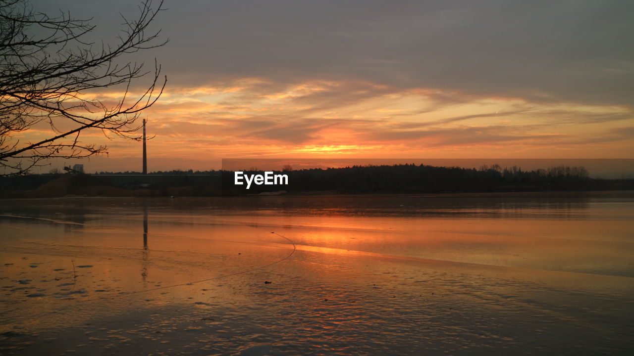 SCENIC VIEW OF SUNSET SKY