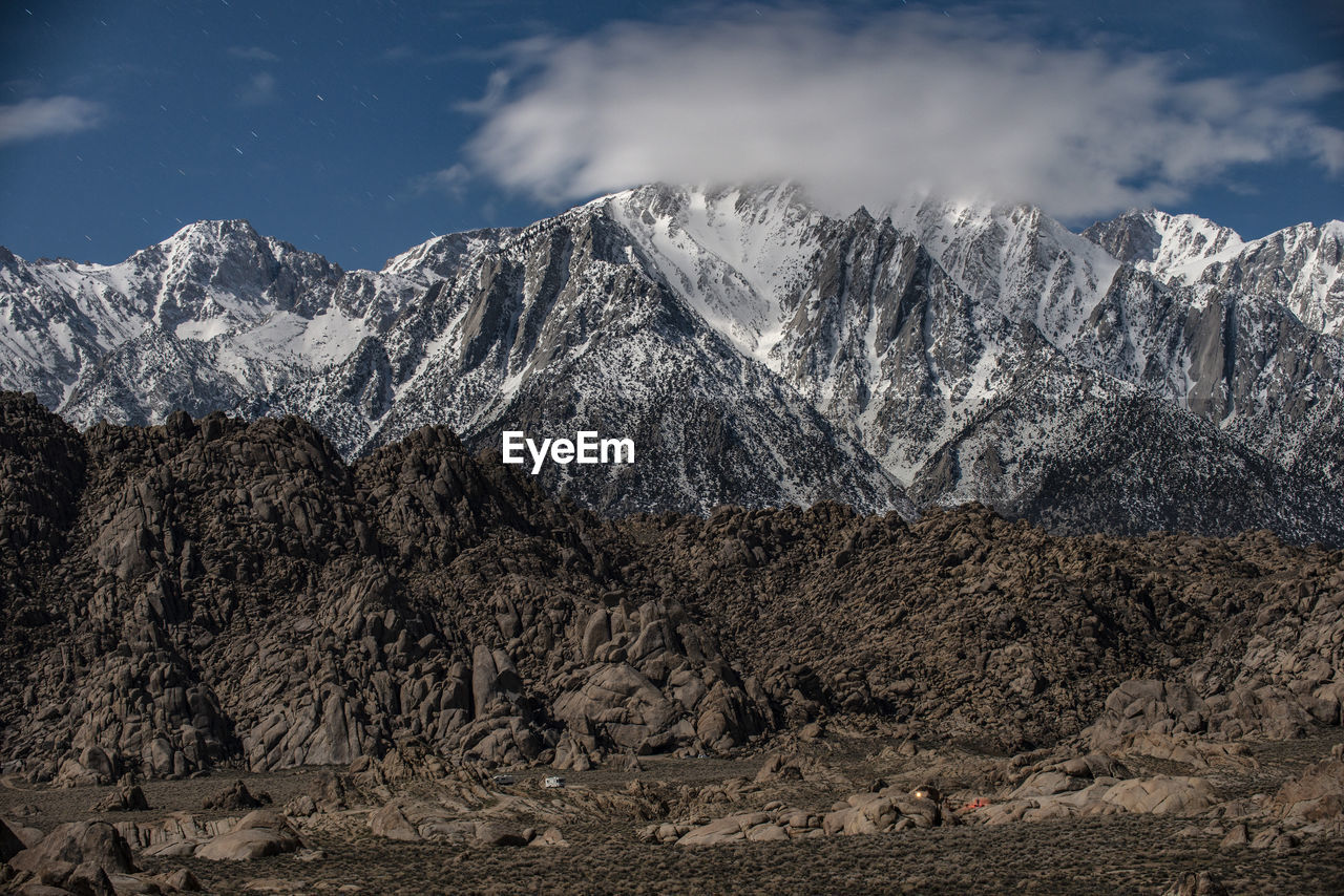 Desert boulders in the alabama hills in front of contiguous amer