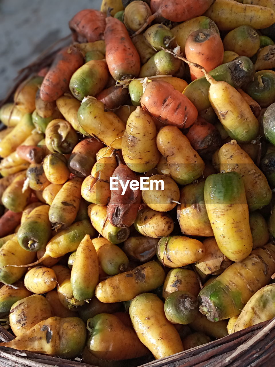 HIGH ANGLE VIEW OF FRUITS