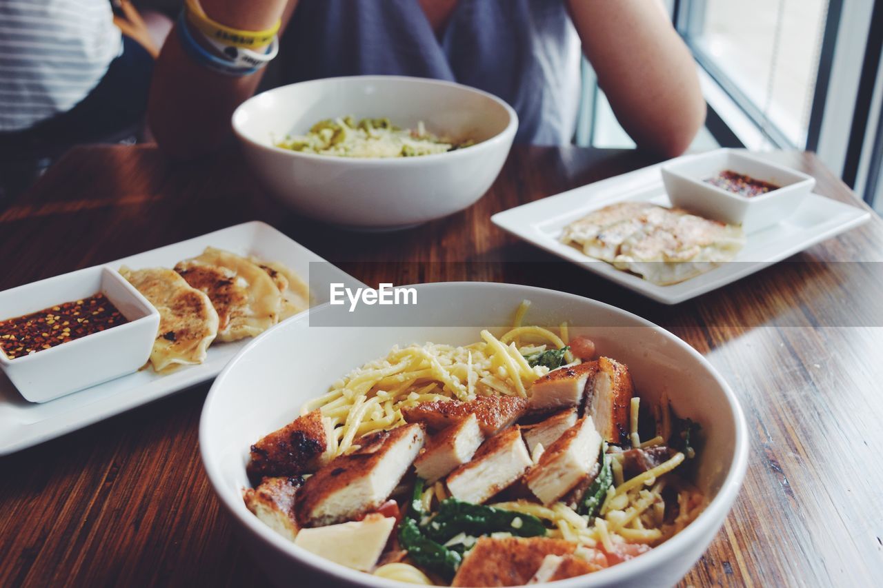 HIGH ANGLE VIEW OF MEAL SERVED IN PLATE