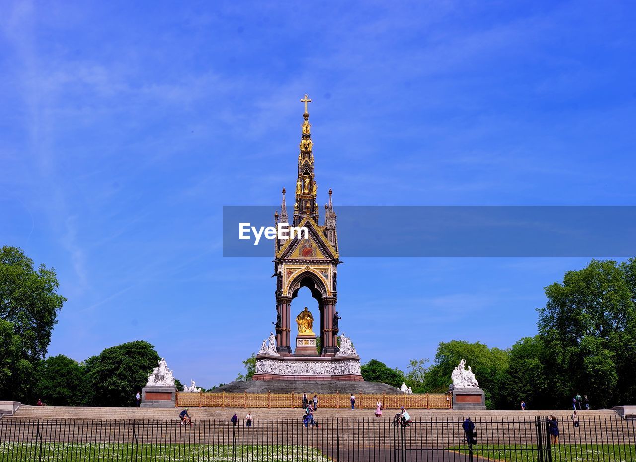 LOW ANGLE VIEW OF HISTORICAL BUILDING AGAINST BLUE SKY