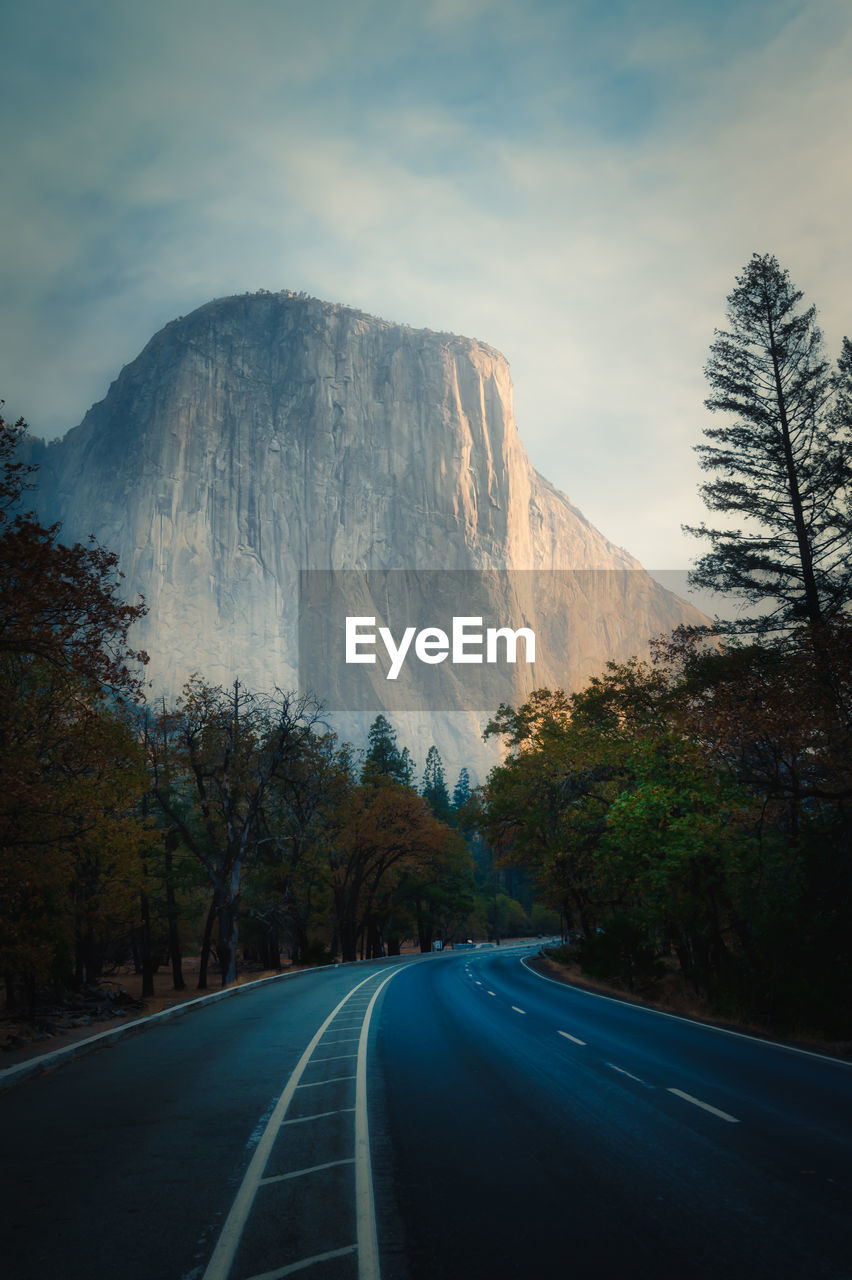 The road leading to el capitan - yosemite national park
