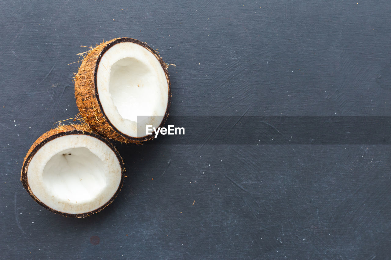 HIGH ANGLE VIEW OF COFFEE CUP