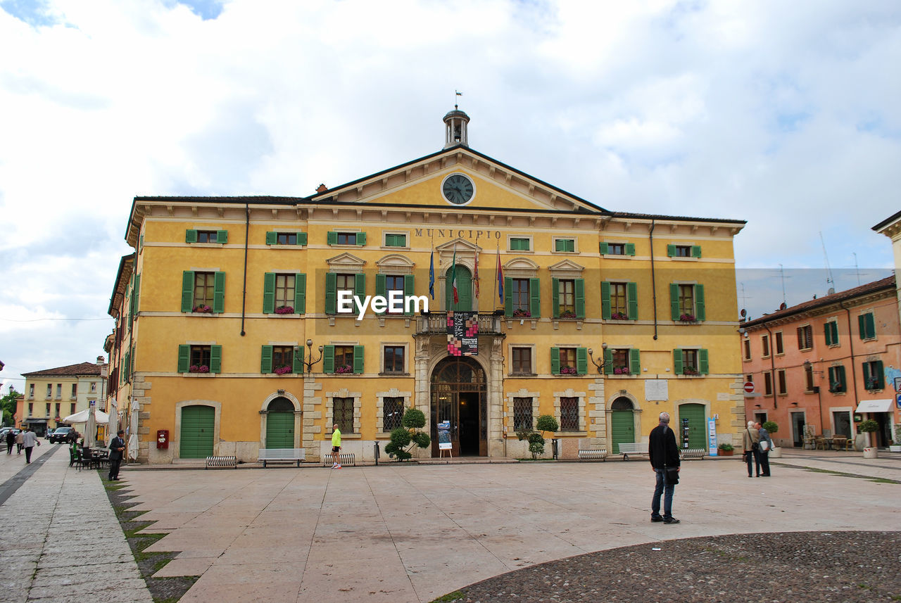 Town hall - Valeggio sul Mincio, Verona, Veneto, Italy. City European  Italia TOWNSCAPE Travel Valeggio Sul Mincio Verona Architecture Building Exterior Built Structure City Day Europe History Italian Italy Outdoors Real People Street Tourism Town Town Hall Urban Veneto