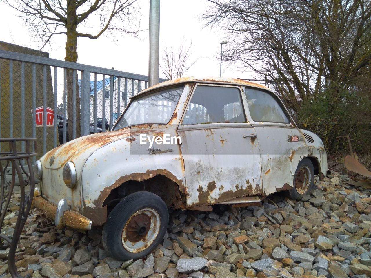 mode of transportation, land vehicle, transportation, motor vehicle, car, abandoned, day, tree, old, no people, architecture, stationary, damaged, nature, obsolete, run-down, outdoors, decline, retro styled, deterioration