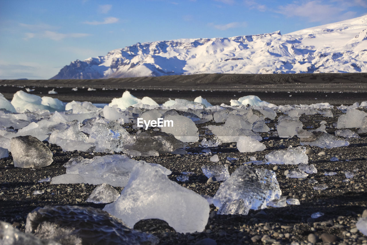 Beautiful sunrise at diamond beach, near jokulsarlon lagoon, iceland