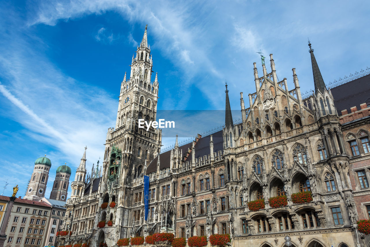 LOW ANGLE VIEW OF HISTORICAL BUILDING AGAINST SKY