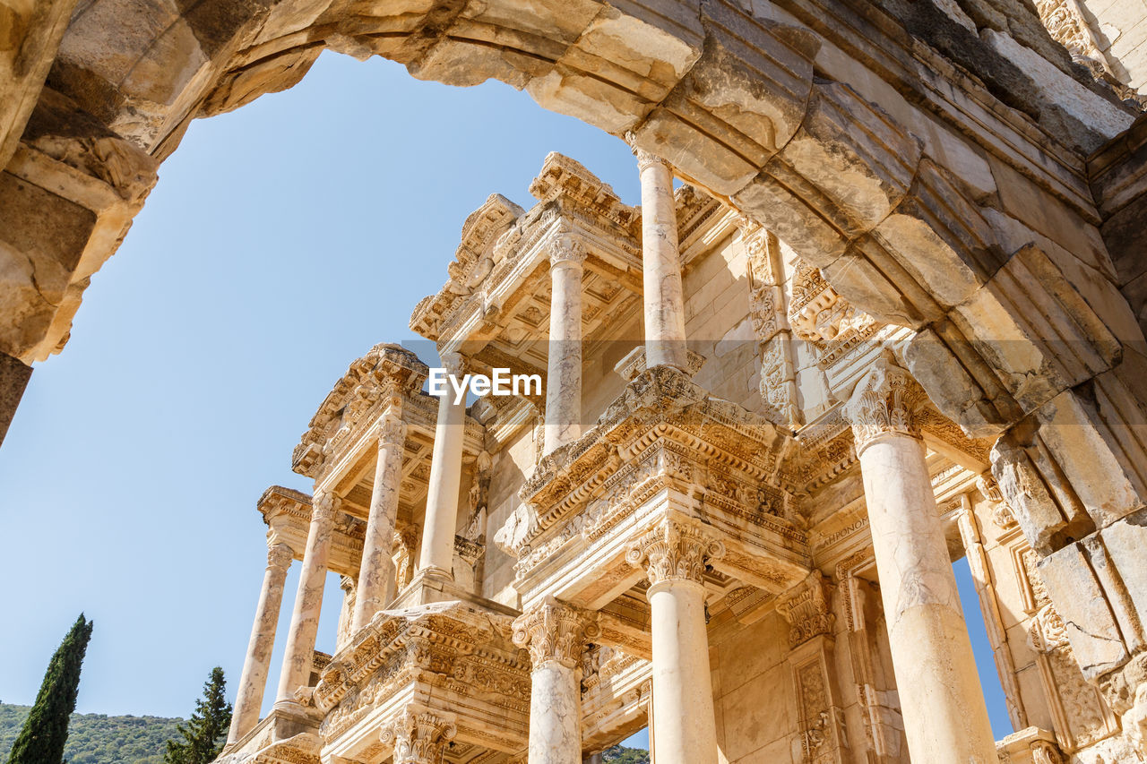 LOW ANGLE VIEW OF ANCIENT TEMPLE