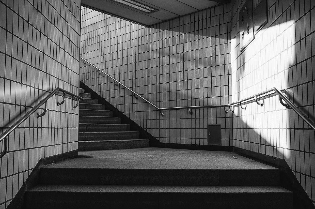 Empty steps in building