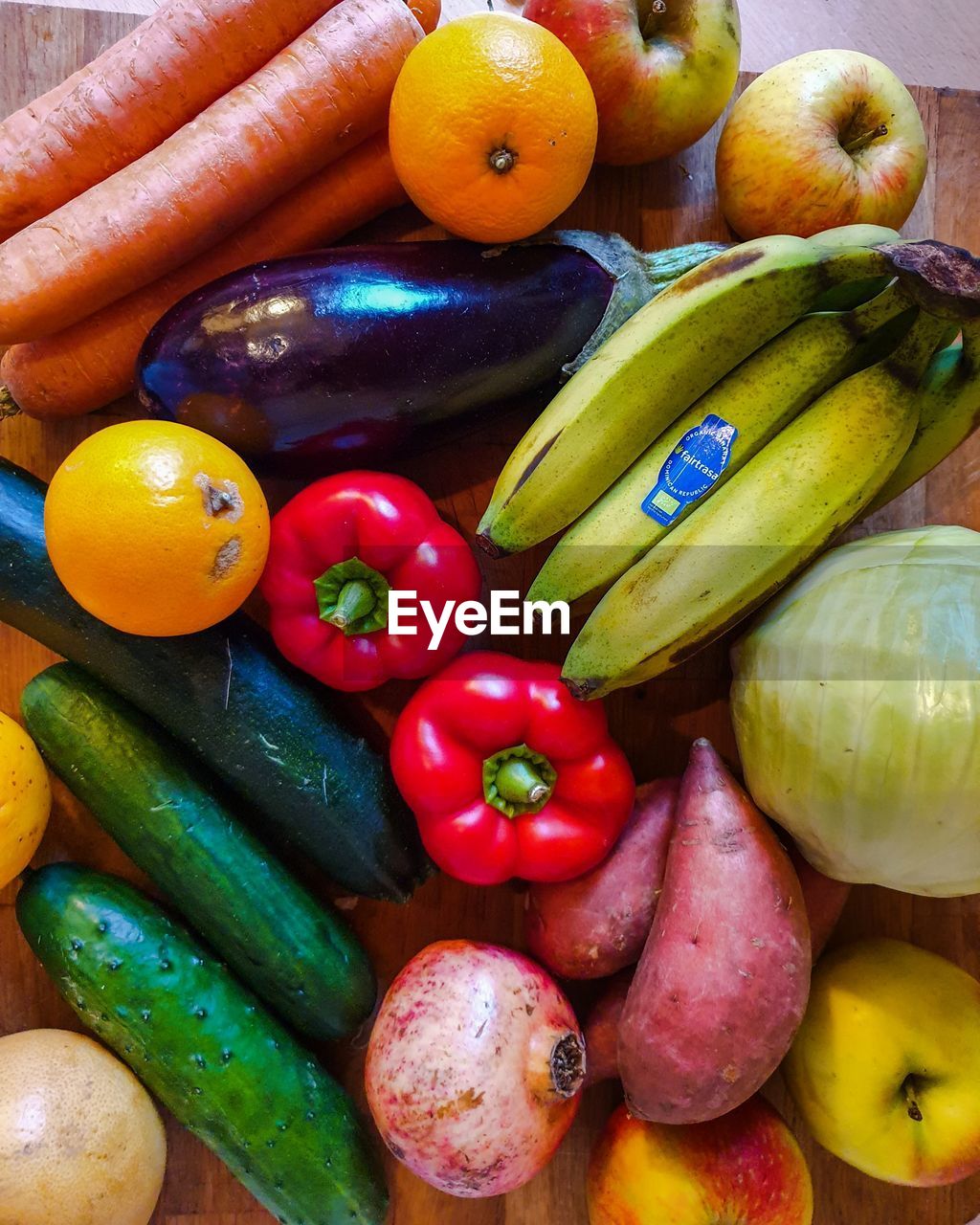 FULL FRAME SHOT OF ORANGES AND FRUITS