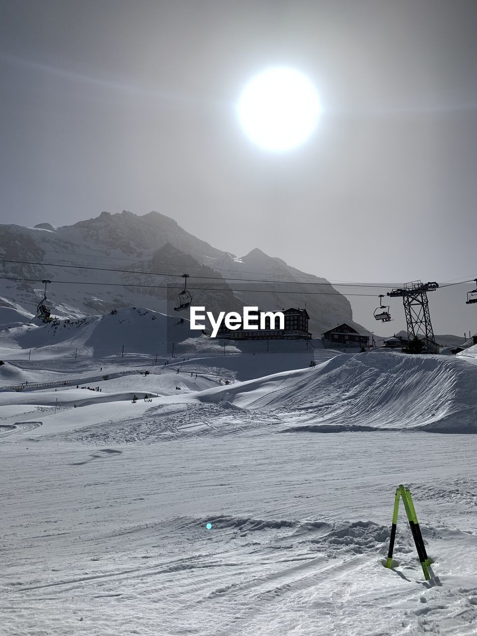 SCENIC VIEW OF SNOWCAPPED MOUNTAIN AGAINST SKY