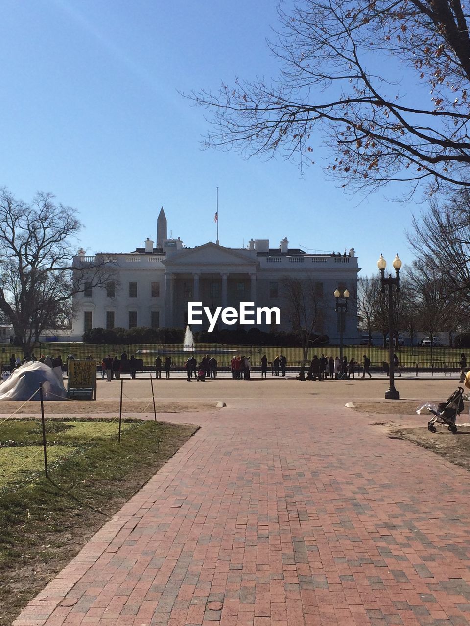 White house against blue sky