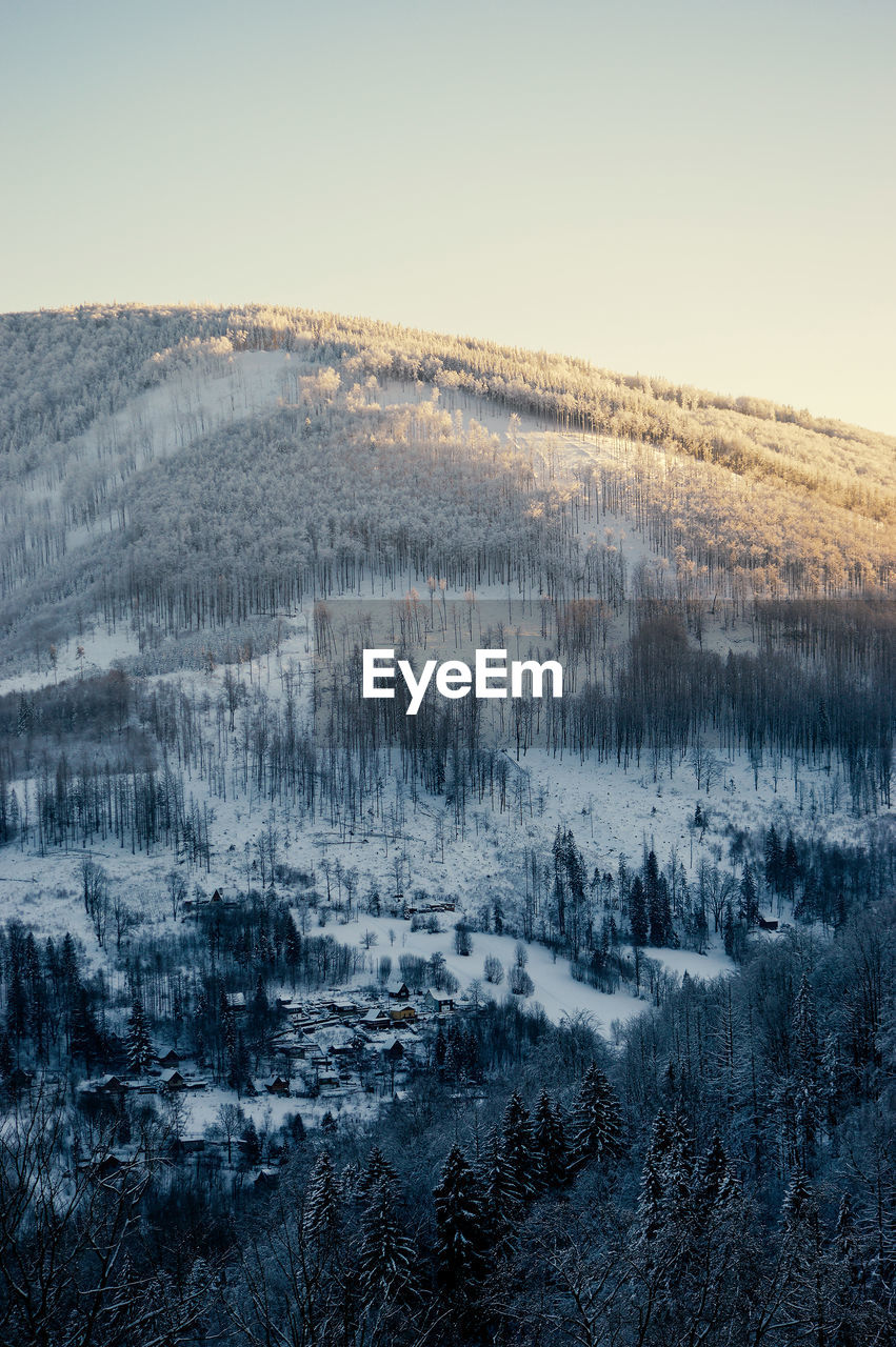 SCENIC VIEW OF LAND AGAINST SKY