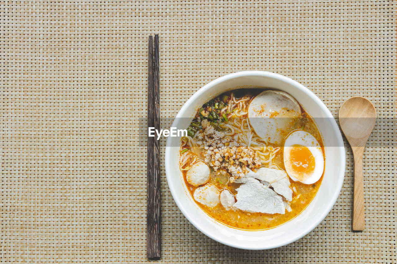 DIRECTLY ABOVE SHOT OF SOUP SERVED IN BOWL