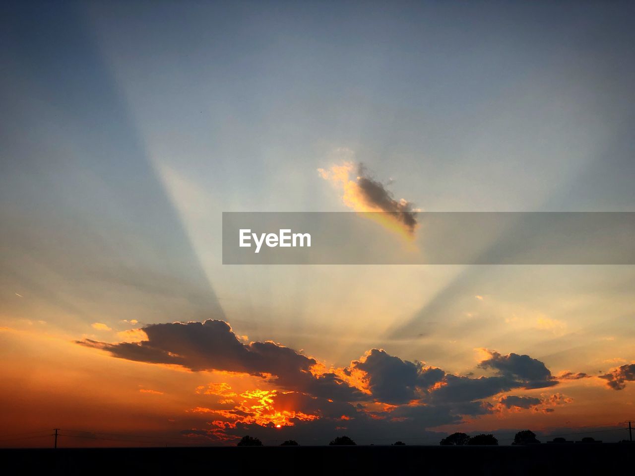 LOW ANGLE VIEW OF SKY AT SUNSET