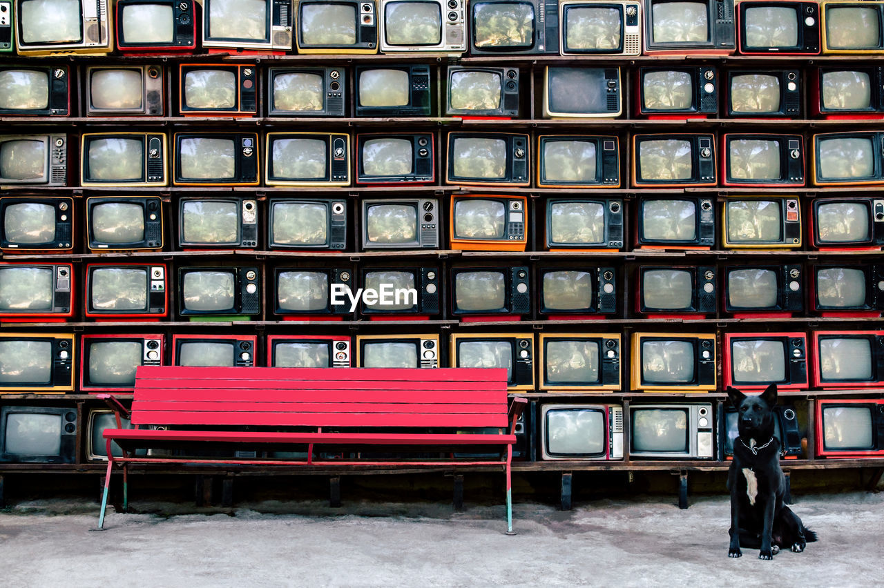 EMPTY CHAIRS IN SHELF