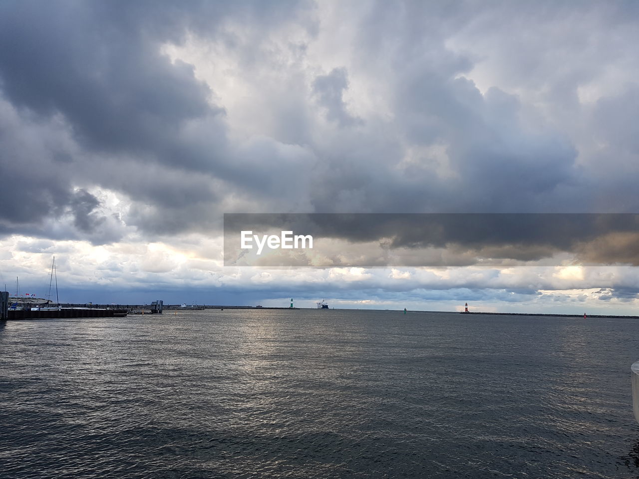 PANORAMIC SHOT OF SEA AGAINST SKY