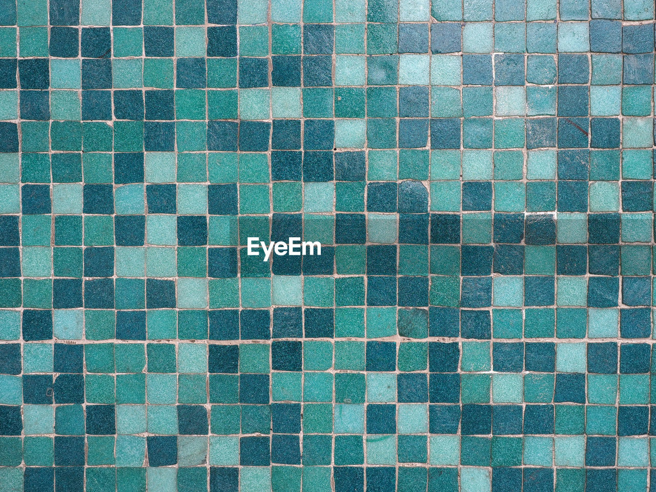 pattern, azure, backgrounds, tile, green, blue, flooring, full frame, aqua, textured, turquoise, no people, art, built structure, mosaic, circle, architecture, tiled floor, repetition, floor, wall - building feature, shape, square shape, indoors, close-up, teal, geometric shape, swimming pool, abstract, checked pattern, turquoise colored