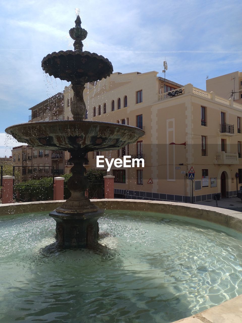 FOUNTAIN IN CITY